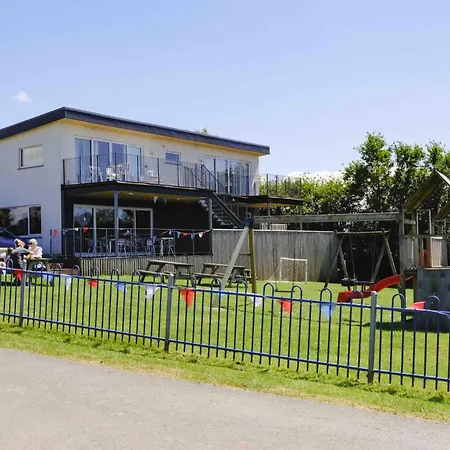 Cornish Coasts Holiday Park Bude Exterior photo
